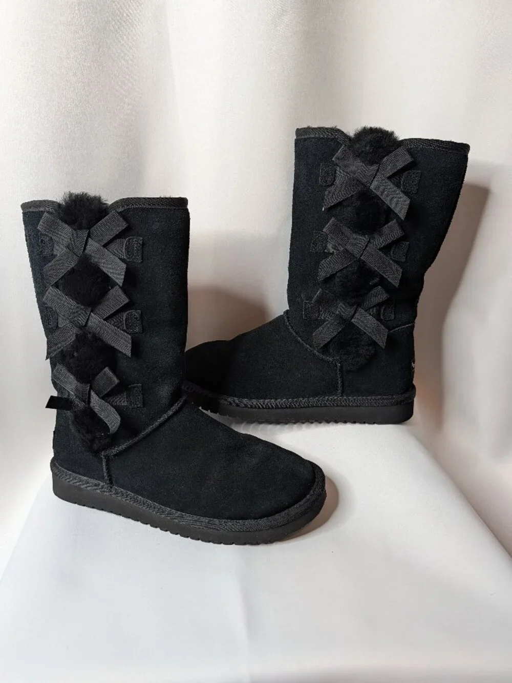 Kookaburra by UGG Victoria Tall Black Suede Bow Boots - size 7